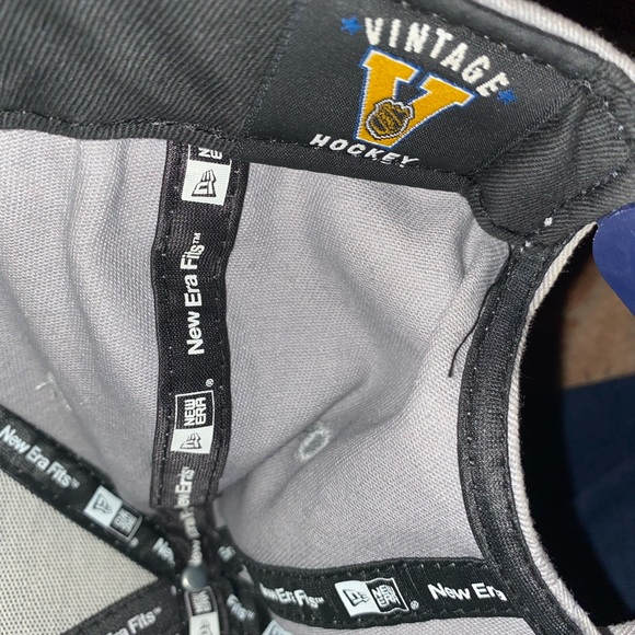 Vintage New Era SnapBack - Picture 2 of 3